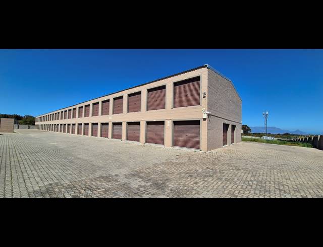 29,000M² INDUSTRIAL YARD FOR SALE IN CAPE FARMS